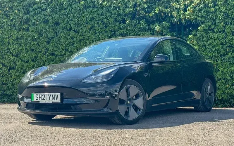 Używany Tesla Model 3 Long Range AWD 258 kW (351 KM) 2023 Sedan/Limuzyna