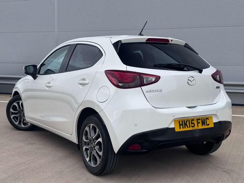 Używany Mazda 2 Edition 2015 Biały Hatchback
