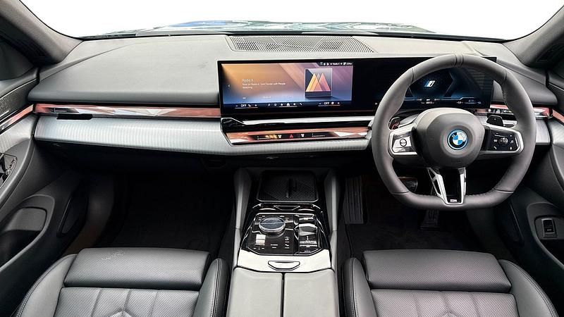 New BMW 530e M Sport 295 HP (216 kW) 2026 Green