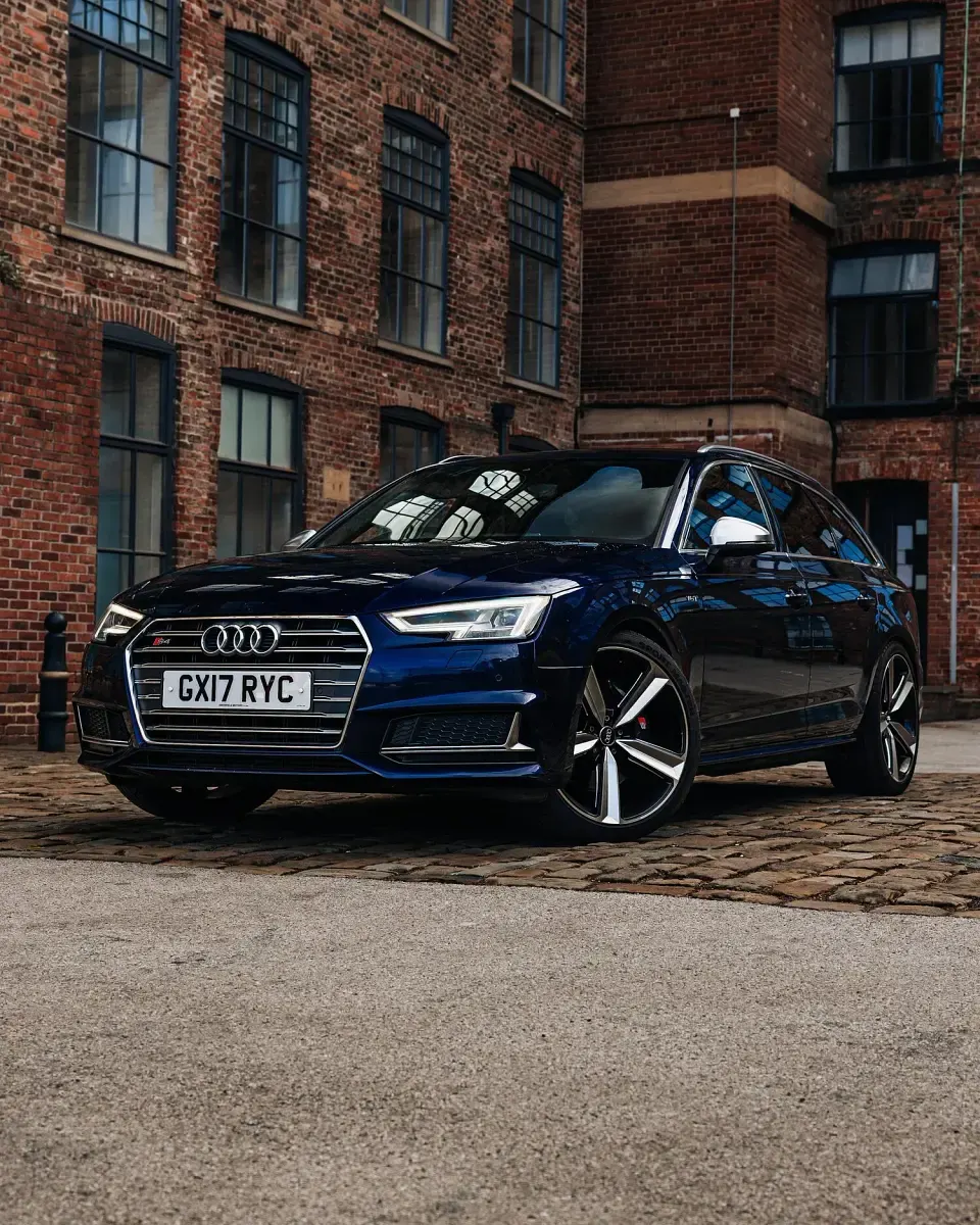 Used Audi A4 2017 Blue Estate