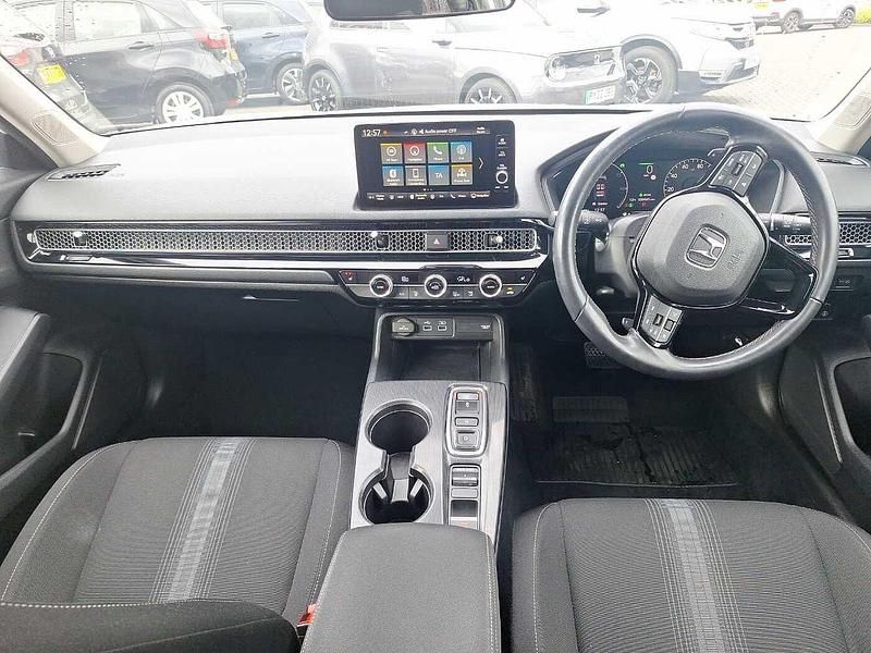 Begagnad Honda Civic Elegance 143 HK (105 kW) 2022 Vit