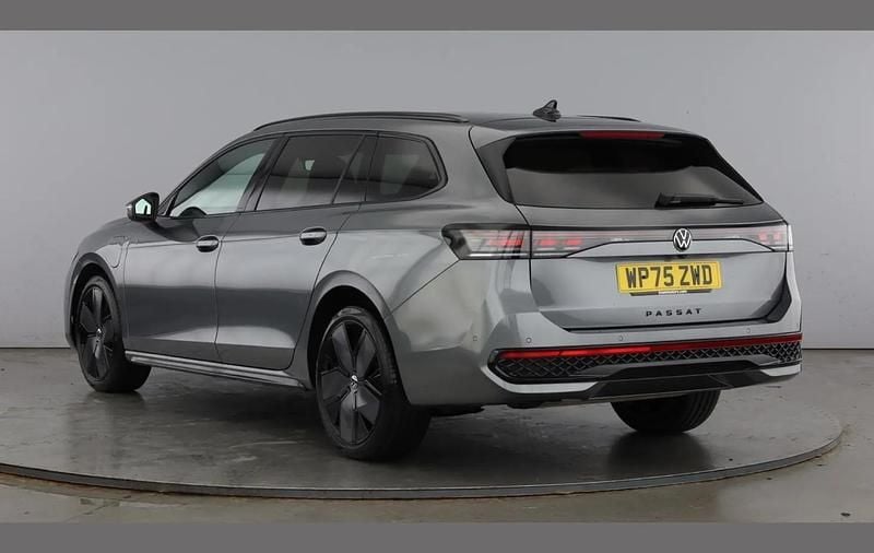Used VW Passat R-line 267 HP (196 kW) 2025 Grey Estate