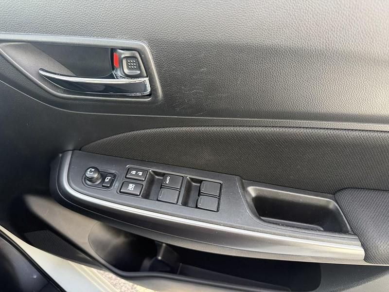 Used Suzuki Swift SZ5 83 HP (61 kW) 2022 Zvr pure white pearl metallic Hatchback