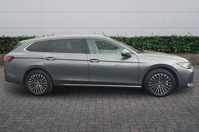 New VW Passat Elegance 204 HP (150 kW) 2025 Grey Estate