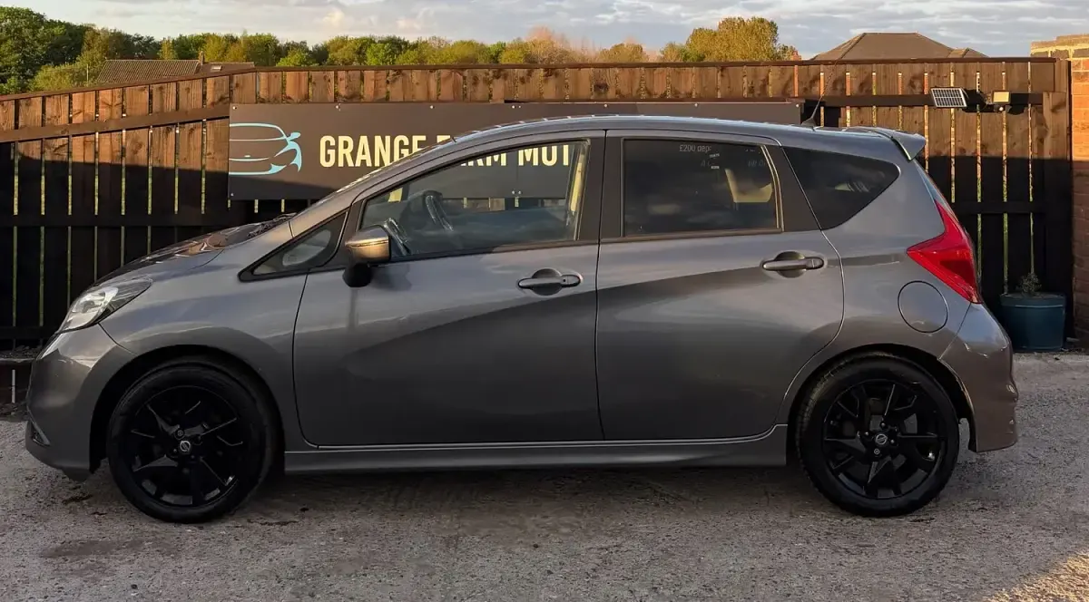 Used Nissan Note Tekna 90 HP (66 kW) 2014 Grey Hatchback