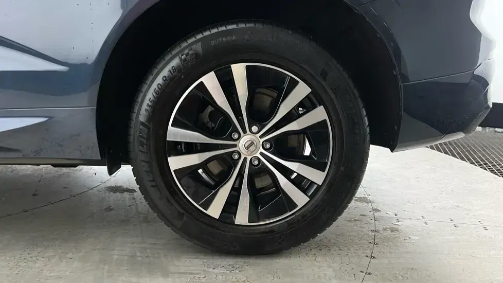 Used Volvo XC60 Core 250 HP (183 kW) 2023 Blue SUV