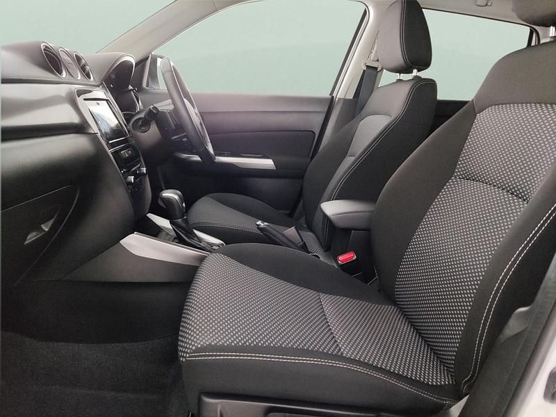 Used Suzuki Vitara SZ-T 115 HP (84 kW) 2022 White SUV