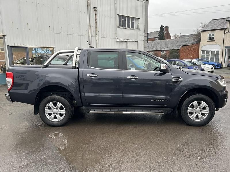 Begagnad Ford Ranger Limited 2020 Grå Pickup
