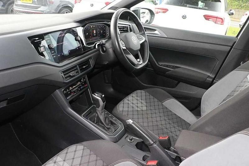 Used VW Taigo R-line 110 HP (80 kW) 2022 Silver SUV