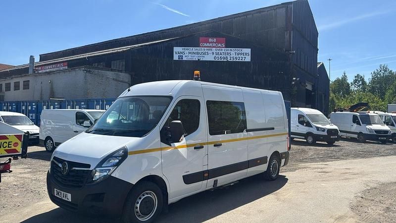 Used Vauxhall Movano Edition 135 HP (99 kW) 2021 White MPV