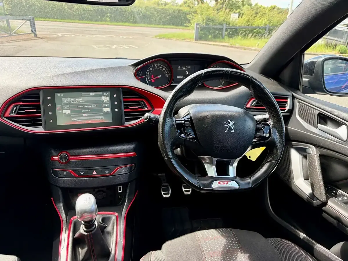 Used Peugeot 308 GT-line 2016 Blue Estate