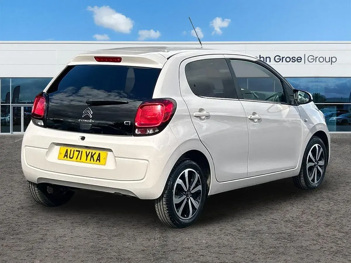 Used Citroën C1 Shine 71 HP (52 kW) 2021 Beige Hatchback