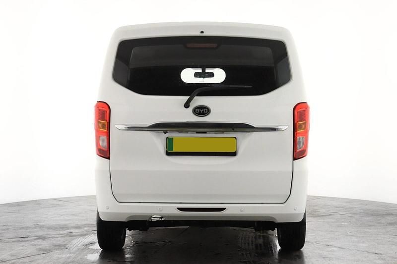 Used BYD ETP3 Active 100 kW (136 HP) 2024 White Van