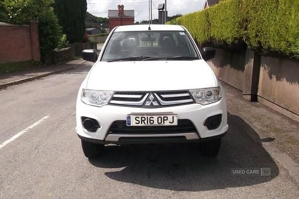 Used Mitsubishi L200 134 HP (98 kW) 2016 White Pickup