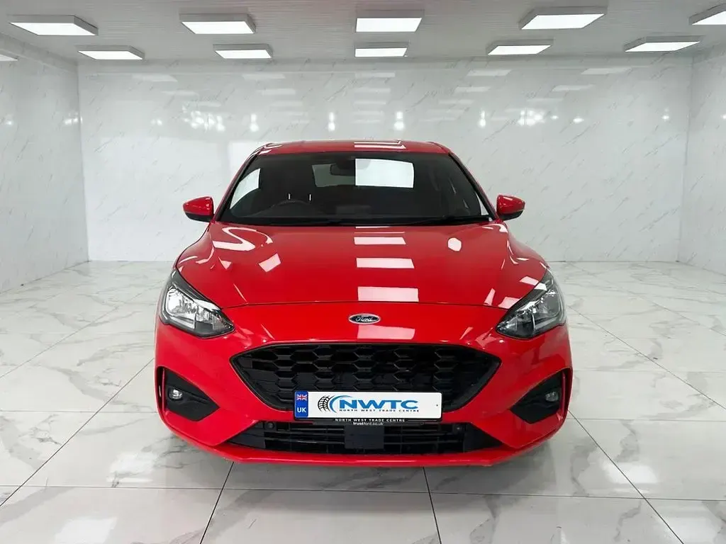 Used Ford Focus ST-Line X 125 HP (91 kW) 2018 Red Hatchback
