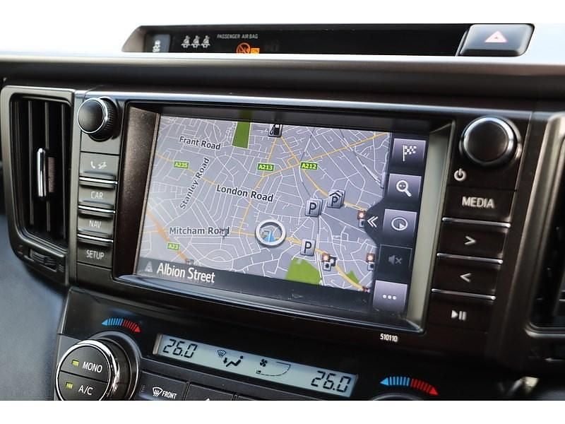 Used Toyota RAV4 Hybrid 2018 White SUV