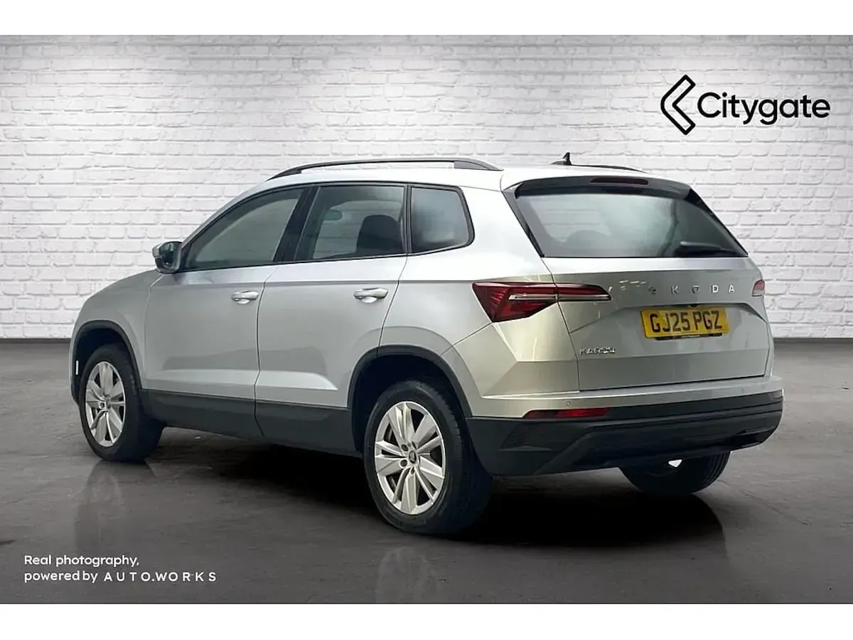Gebraucht Skoda Karoq SE 113 PS (83 kW) 2025 Silber SUV