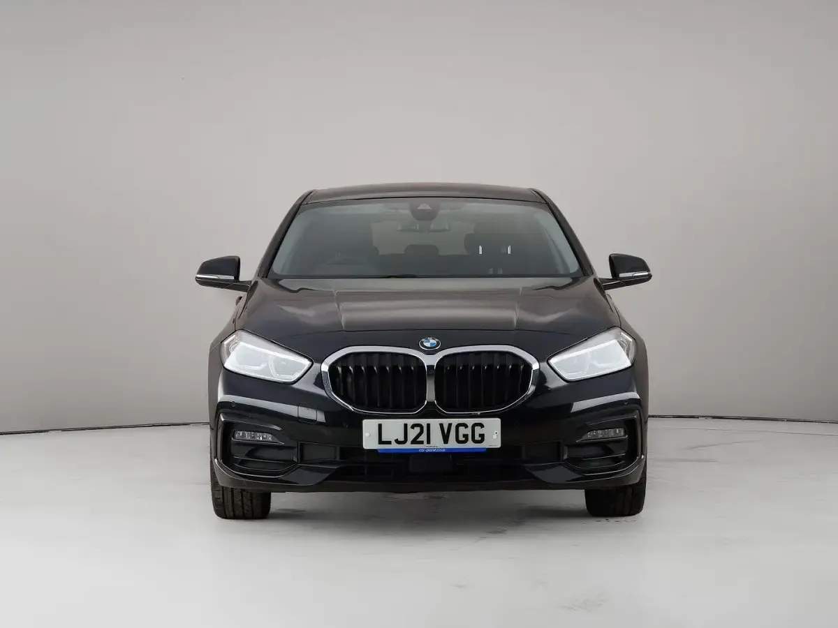 Used BMW 118 Sport Line 136 HP (100 kW) 2021 Black Hatchback
