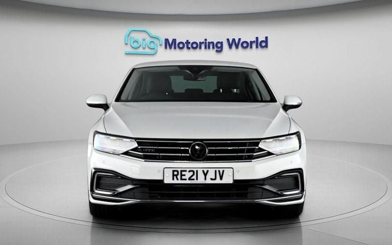 Used VW Passat GTE 218 HP (160 kW) 2021 White Sedan