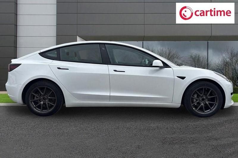 Used Tesla Model 3 Standard Range Plus 177 kW (241 HP) 2022 White Sedan