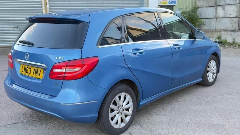 Used Mercedes B180 SE 109 HP (80 kW) 2013 Blue MPV