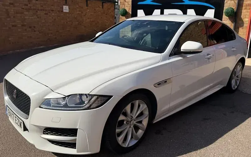 Used Jaguar XF R-Sport 179 HP (131 kW) 2017 White Sedan