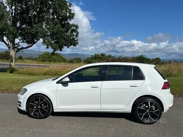 Used VW Golf VII Edition 110 HP (80 kW) 2016 White Hatchback