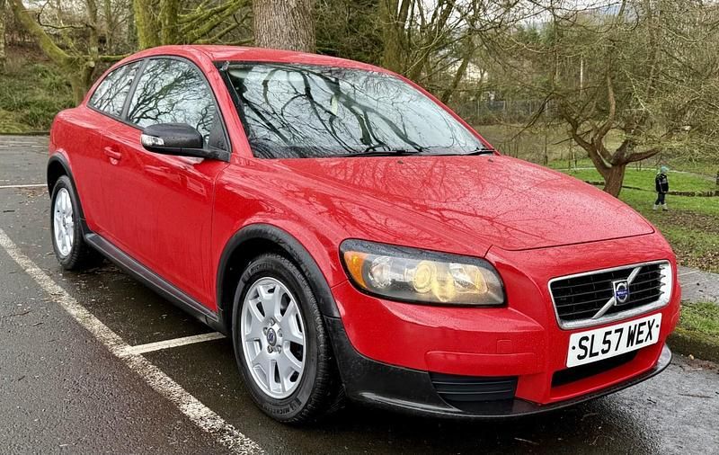 Used Volvo C30 170 HP (125 kW) 2007 Red Hatchback