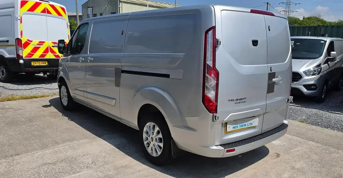 Used Ford Transit Custom Limited 130 HP (95 kW) 2023 Silver Van