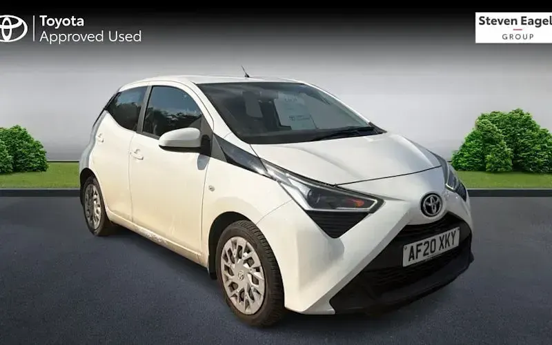 Used Toyota Aygo X-play 72 HP (52 kW) 2020 Hatchback