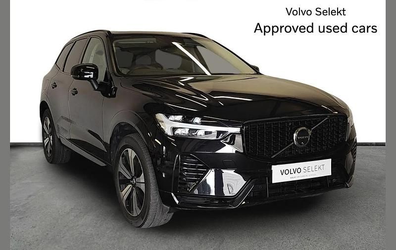 Usado Volvo XC60 Plus 345 HP (253 kW) 2025 Preto SUV