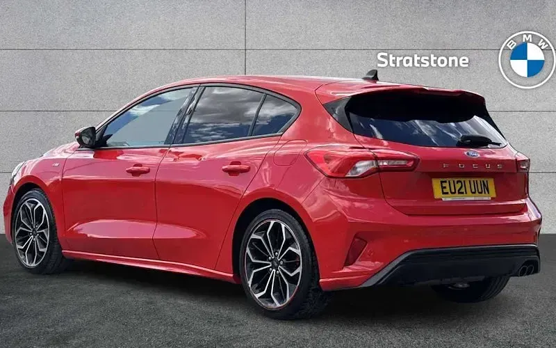 Used Ford Focus ST-Line X 125 HP (91 kW) 2021 Red Hatchback