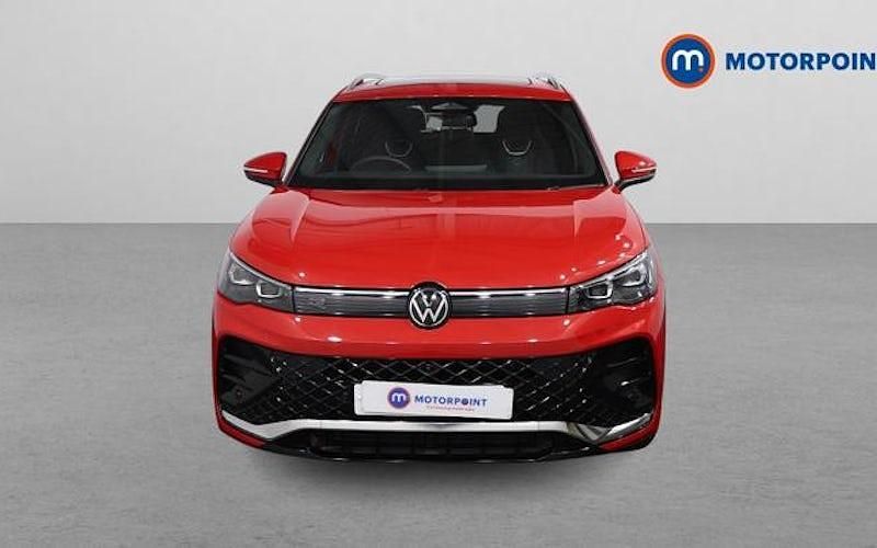 Used VW Tiguan R-line 150 HP (110 kW) 2025 Red SUV