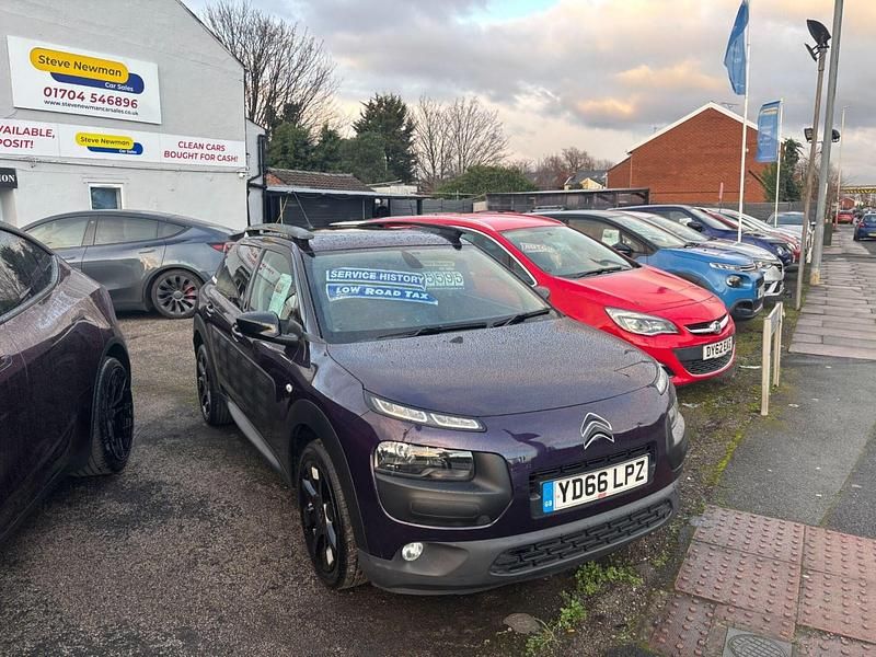 Used Citroën C4 Cactus Flair 82 HP (60 kW) 2016 Mauve/purple Hatchback
