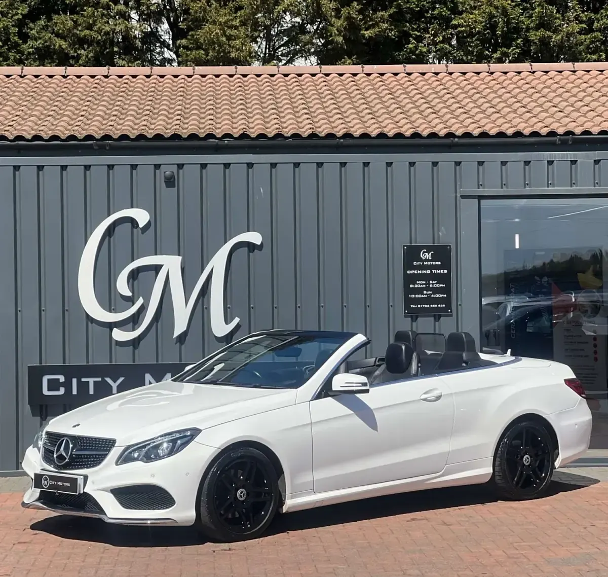 Begagnad Mercedes E220 AMG line 2016 Vit Cab