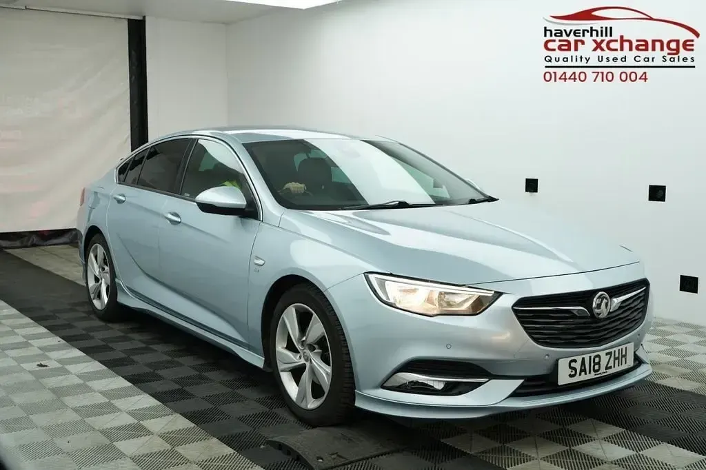 Second-hand Vauxhall Insignia SRi 2018 Argintiu Hatchback