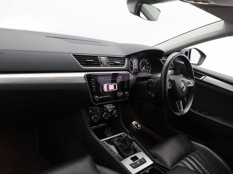 Used Skoda Superb SE Technology 117 HP (86 kW) 2019 Silver Hatchback