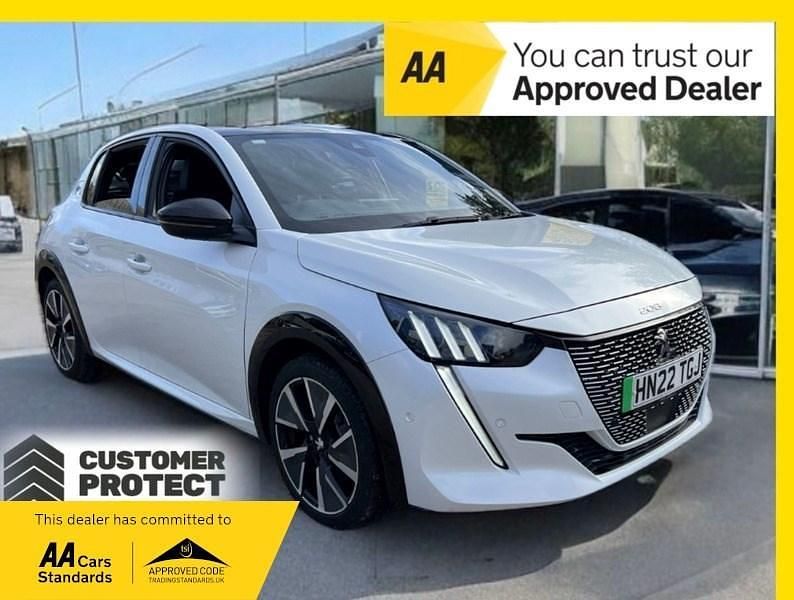 Used Peugeot e-208 Premium 100 kW (136 HP) 2022 White Hatchback