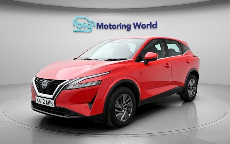Used Nissan Qashqai Acenta Premium 140 HP (102 kW) 2023 Red SUV