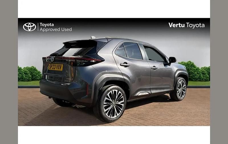 Used Toyota Yaris Cross 113 HP (83 kW) 2023 Grey SUV