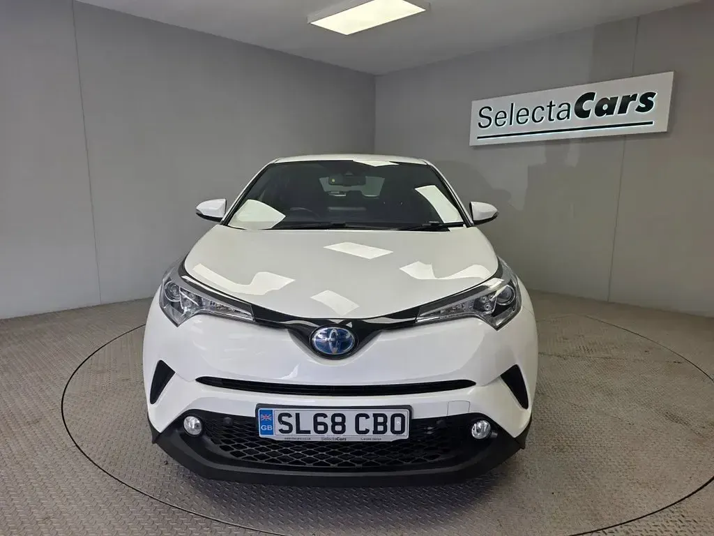 Used Toyota C-HR 122 HP (89 kW) 2018 White SUV