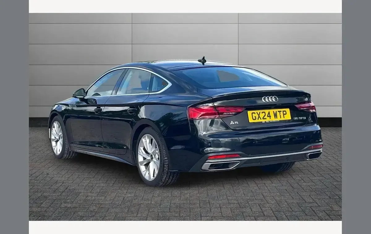 Usado Audi A5 Sport 150 CV (110 kW) 2024 Negro Utilitario