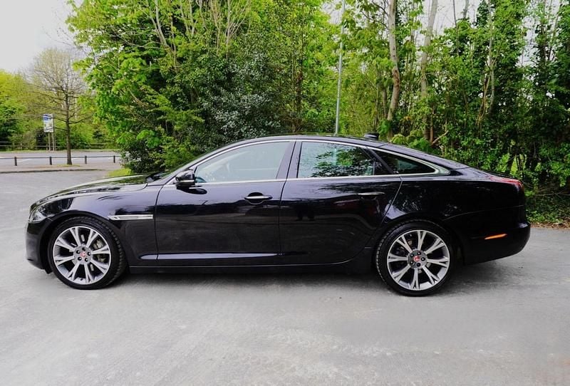 Used Jaguar XJ Portfolio 300 HP (220 kW) 2019 Black Sedan
