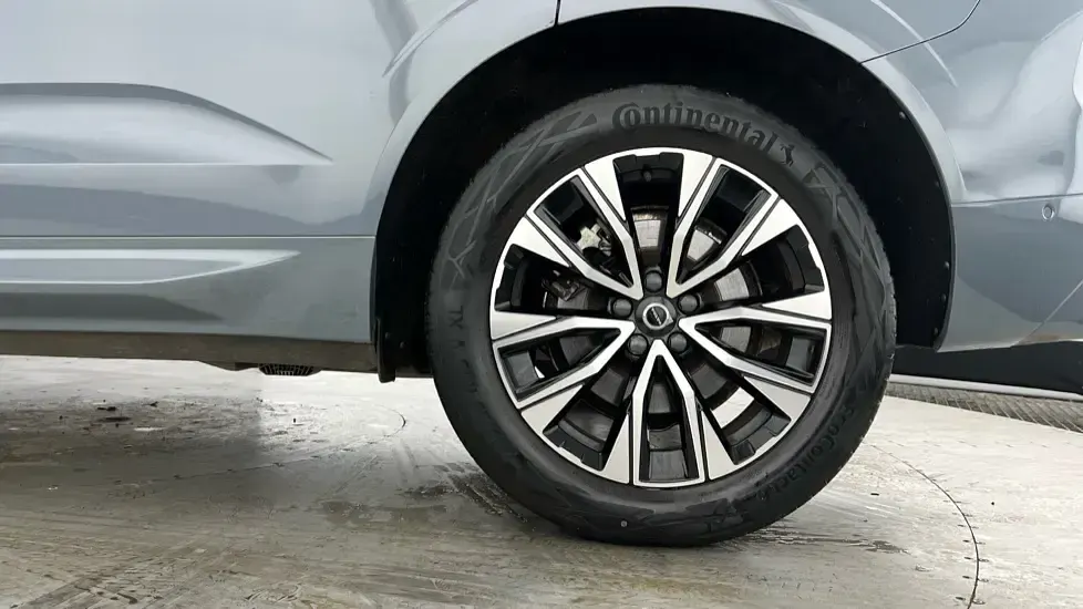 Usado Volvo XC60 Plus 197 CV (144 kW) 2023 Gris SUV