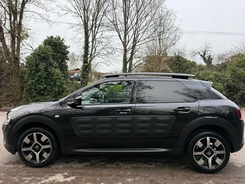Used Citroën C4 Cactus Flair 82 HP (60 kW) 2016 Black Hatchback