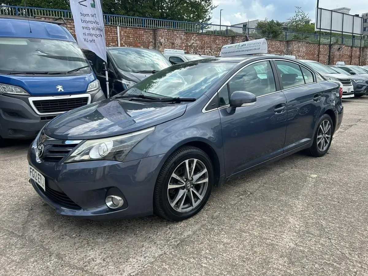 Used Toyota Avensis 124 HP (91 kW) 2012 Blue Sedan