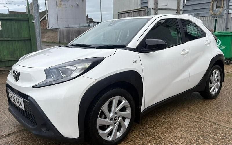 Used Toyota Aygo X PURE 72 HP (52 kW) 2025 SUV