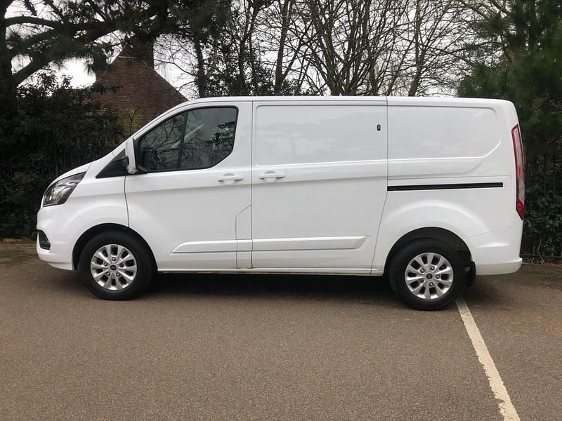 Used Ford Transit Custom Limited 130 HP (95 kW) 2021 White Van