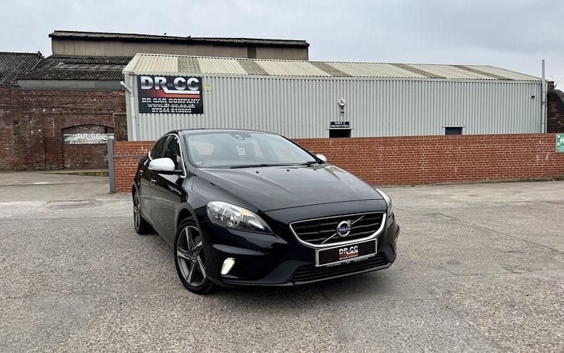 Used Volvo V40 R-Design 120 HP (88 kW) 2019 Hatchback