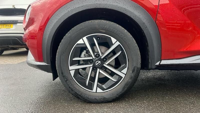 Used Nissan Juke N-Connecta 114 HP (83 kW) 2025 Red SUV